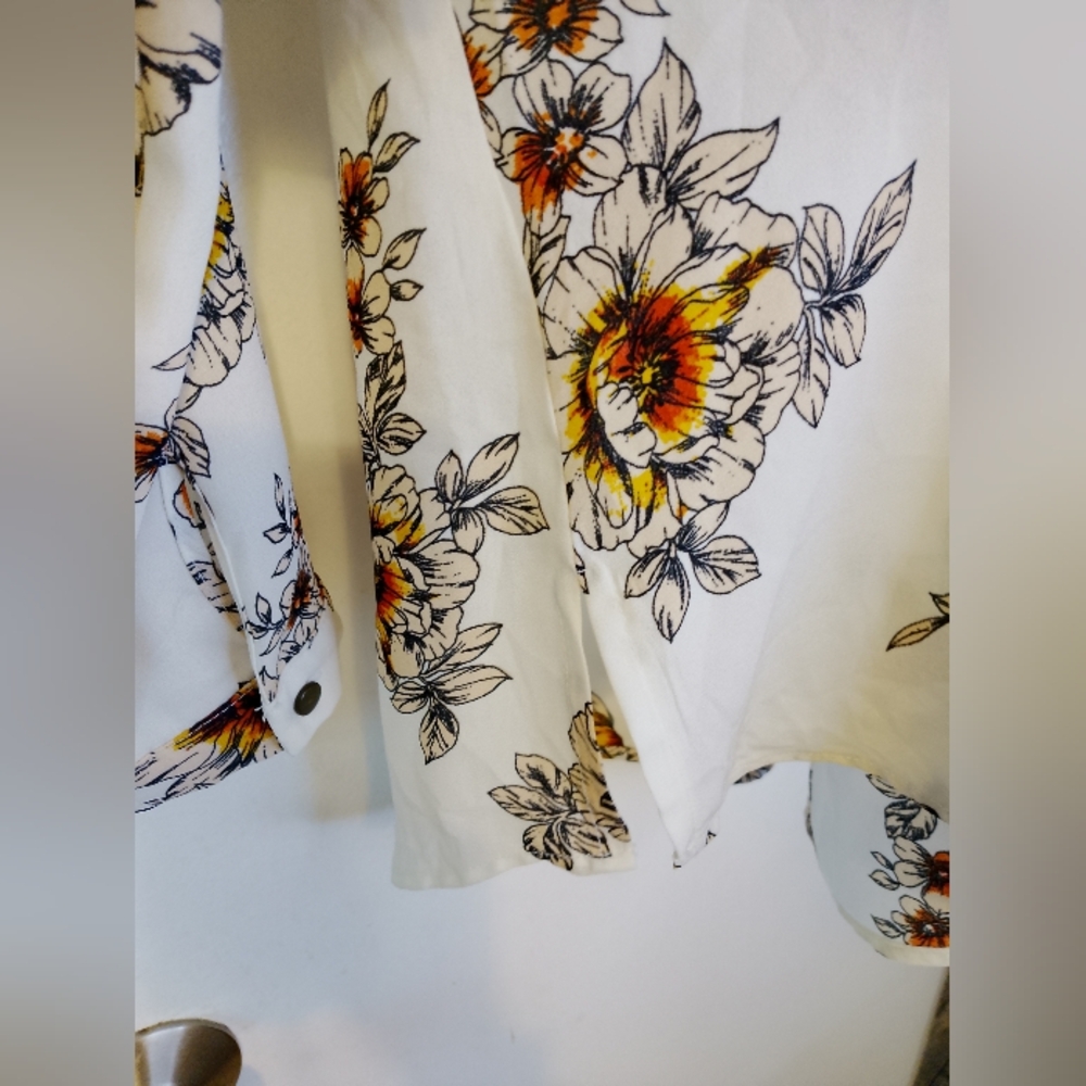 Maurices Floral Print Top with Orange and Black Accents - Picture 4 of 7